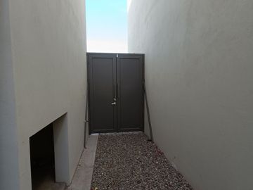 CORSICA RESIDENCIAL, CASA EQUIPADA DE VENTA
