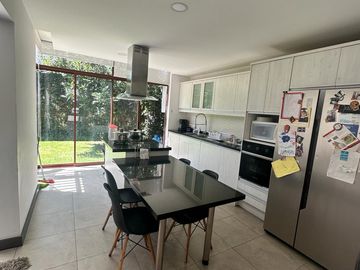 Casa de tres dormitorios en Tumbaco-Hilacril