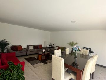Casa de tres dormitorios en Tumbaco-Hilacril
