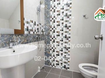 โครงการโกลเด้นซิตี้ สาทร หลังมุม (Golden City Sathorn) ใกล้รถไฟฟ้าBTSวุฒากาศ