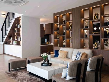 Exquisite 5-Bedroom Modern Classic Villa, Pool Villa in Chiang Mai