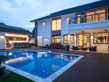 Exquisite 5-Bedroom Modern Classic Villa, Pool Villa in Chiang Mai
