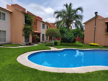 CASA EN VENTA SAUCES TEZOYUCA ESQUINA Y TERRENO PROPIO