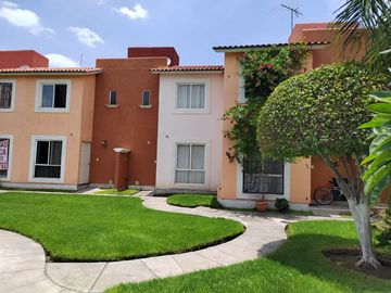 CASA EN VENTA SAUCES TEZOYUCA ESQUINA Y TERRENO PROPIO