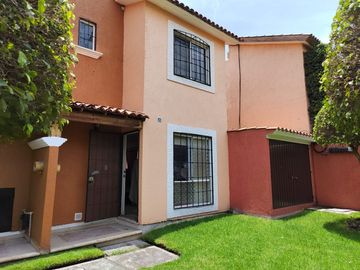 CASA EN VENTA SAUCES TEZOYUCA ESQUINA Y TERRENO PROPIO
