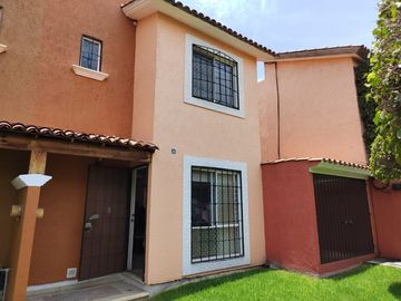 CASA EN VENTA SAUCES TEZOYUCA ESQUINA Y TERRENO PROPIO