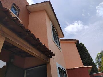 CASA EN VENTA SAUCES TEZOYUCA ESQUINA Y TERRENO PROPIO