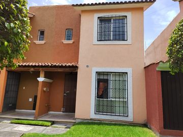 CASA EN VENTA SAUCES TEZOYUCA ESQUINA Y TERRENO PROPIO