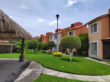CASA EN VENTA SAUCES TEZOYUCA ESQUINA Y TERRENO PROPIO