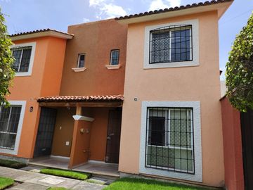 CASA EN VENTA SAUCES TEZOYUCA ESQUINA Y TERRENO PROPIO
