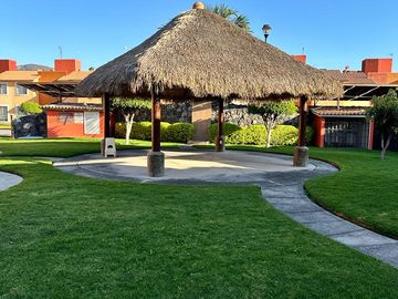 CASA EN VENTA SAUCES TEZOYUCA ESQUINA Y TERRENO PROPIO