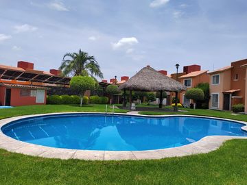 CASA EN VENTA SAUCES TEZOYUCA ESQUINA Y TERRENO PROPIO