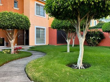 CASA EN VENTA SAUCES TEZOYUCA ESQUINA Y TERRENO PROPIO