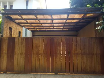 Dijual Rumah Komplek Puri Flamboyan Ciputat Tangerang Selatan Bagus Siap Huni Lokasi Strategis Cocok Untuk Cafe Rumahan