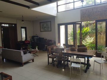 Dijual Rumah Komplek Puri Flamboyan Ciputat Tangerang Selatan Bagus Siap Huni Lokasi Strategis Cocok Untuk Cafe Rumahan