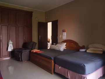 Dijual Rumah Komplek Puri Flamboyan Ciputat Tangerang Selatan Bagus Siap Huni Lokasi Strategis Cocok Untuk Cafe Rumahan