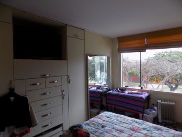 Venta de casa de 3 pisos en Surco!