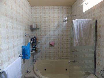 Venta de casa de 3 pisos en Surco!