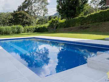 SE VENDE CASA CAMPESTRE DE LUJO CERCA A MANIZALES