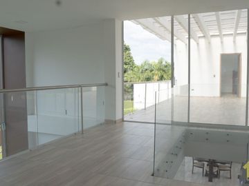 SE VENDE CASA CAMPESTRE DE LUJO CERCA A MANIZALES