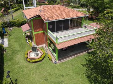 EN VENTA CASA CAMPESTRE CERCA A MANIZALES