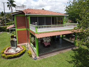 EN VENTA CASA CAMPESTRE CERCA A MANIZALES