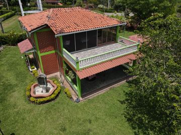 EN VENTA CASA CAMPESTRE CERCA A MANIZALES