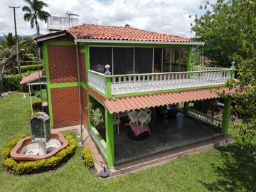 EN VENTA CASA CAMPESTRE CERCA A MANIZALES