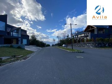 Villarrica Sitio en Nueva Puntilla de Villarrica Zona Urbana Zona ZH-2 de 867m2 COD.VTIN074