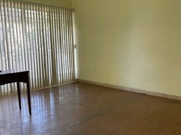 PROPIEDAD EN RENTA PARA OFICINAS, UN NIVEL, COLONIA CENTRICA EN CUERNAVACA, MORELOS.