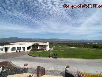 Casa con Estudio, cuarto de TV, Mezzanine y Terraza en Recamara Principal,  en venta, Zibatá, Queretaro.