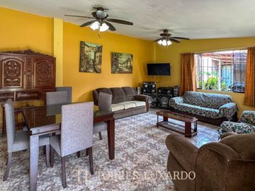 VENTA DE CASA DE CAMPO EQUIPADA Y AMOBLADA, EN CIENEGUILLA CON 1,020M2 DE TERRENO