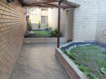 Departamento en venta por estrenar, con piscina sector Av. Don Bosco.