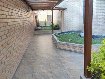 Departamento en venta por estrenar, con piscina sector Av. Don Bosco.