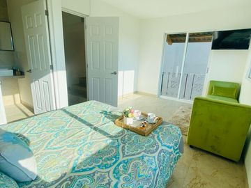 CASA CON ALBERCA Y JARDIN EN VENTA AL SUR DE CUERNAVACA