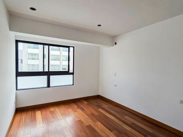 FLAT ESTRENO LA AURORA- MIRAFLORES