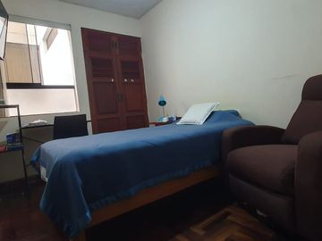Vendo Depa 2 Habit 2 Baños Cuarto De Estudio. Surco