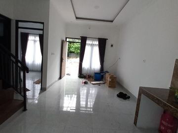 RUMAH DIJUAL DI CILEUNGSI BOGOR PERUMAHAN CIBUBUR CILEUNGSI DEKAT TOL 2 LANTAI PERUMAHAN MURAH LANGSUNG JALAN RAYA RUMAH CILEUNGSI BOGOR AKSES LEBAR,