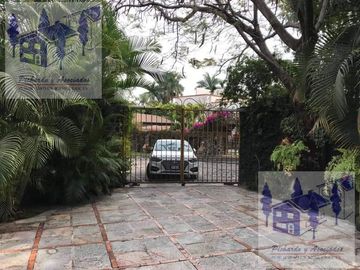 Venta de Casa en El Los Apantles San José Sumiya, Jiutepec Morelos 4 Recamaras