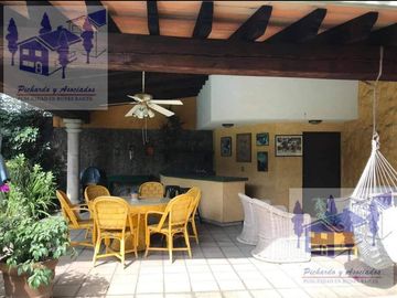 Venta de Casa en El Los Apantles San José Sumiya, Jiutepec Morelos 4 Recamaras