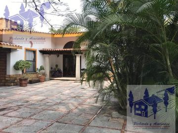 Venta de Casa en El Los Apantles San José Sumiya, Jiutepec Morelos 4 Recamaras