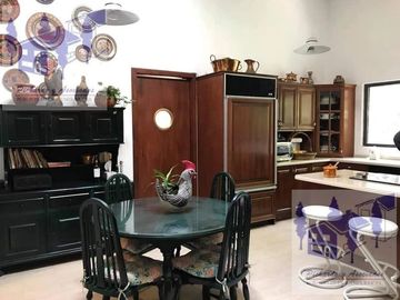 Venta de Casa en El Los Apantles San José Sumiya, Jiutepec Morelos 4 Recamaras