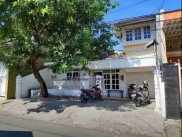 Dijual Rumah Usaha bekas Klinik di Surabaya Pusat