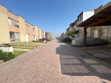 Fabulosa Casa de 2 pisos más azotea en el Condominio Casa Club El Palmar en Lurin