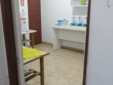 Excelente ubicación local comercial en Gamarra