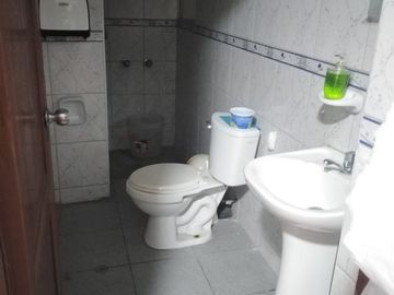 Excelente ubicación local comercial en Gamarra