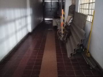 Excelente ubicación local comercial en Gamarra