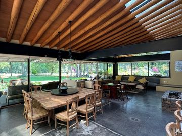 RESIDENCIA DE LUJO EN VENTA EN CLUB DE GOLF AVÁNDARO, VALLE DE BRAVO