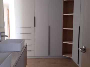 CASA EN VENTA EN SAN DIEGO CON HERMOSA COCINA y ROOFGARDEN