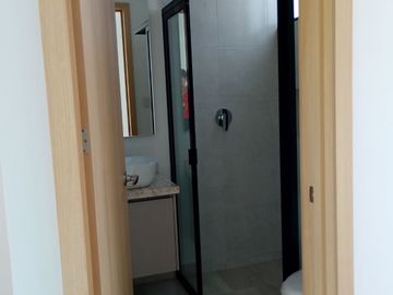 CASA EN VENTA EN SAN DIEGO CON HERMOSA COCINA y ROOFGARDEN